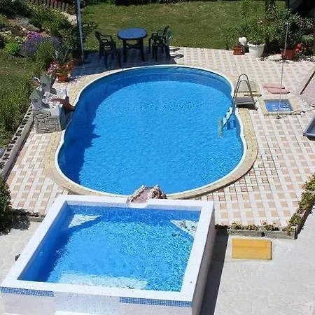 Evin Rai Guest house *